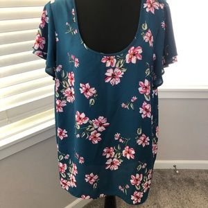 Torrid flirty sleeves floral blouse. Size 0. Teal pink floral pattern.